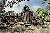 Ta Som temple - gopura of the first enclosure